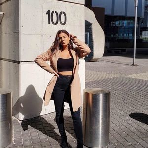 Meet your Posher, Chloe